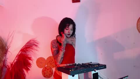 Snapshot of isabella__dark chatting on 01-14-25, 12:00    online show from 01-14-25, 12:00