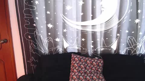 Snapshot of isabella__dark chatting on 01-15-25, 06:19    online show from 01-15-25, 06:19