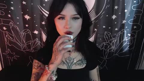 Snapshot of isabella__dark chatting on 01-16-25, 10:34    online show from 01-16-25, 10:34