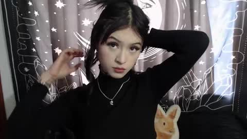 Snapshot of isabella__dark chatting on 01-17-25, 08:44    online show from 01-17-25, 08:44
