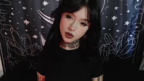 Snapshot of isabella__dark chatting on 01-21-25, 10:30    online show from 01-21-25, 10:30