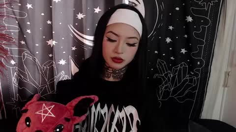 Snapshot of isabella__dark chatting on 02-04-25, 08:49    online show from 02-04-25, 08:49