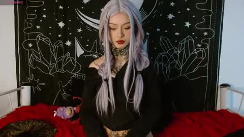 Snapshot of isabella__dark chatting on 10-11-25, 11:03    online show from 10-11-25, 11:03