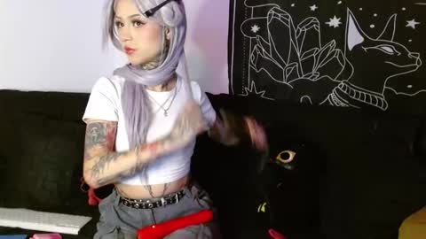 Snapshot of isabella__dark chatting on 10-25-25, 10:15    online show from 10-25-25, 10:15