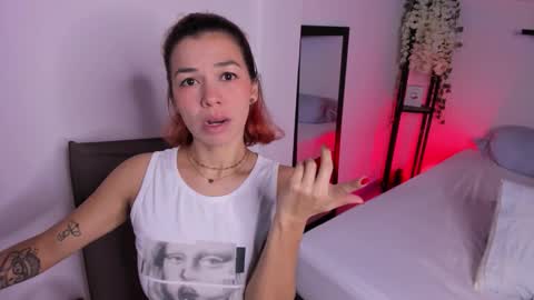 isabella online show from 10-10-25, 03:55