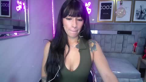 Snapshot of isabella_collen_v chatting on 02-24-25, 12:16 Hi Stream 800am to 200pm online show from 02-24-25, 12:16