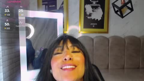 Snapshot of isabella_collen_v chatting on 02-05-26, 01:38 Hi Stream 800am to 200pm online show from 02-05-26, 01:38