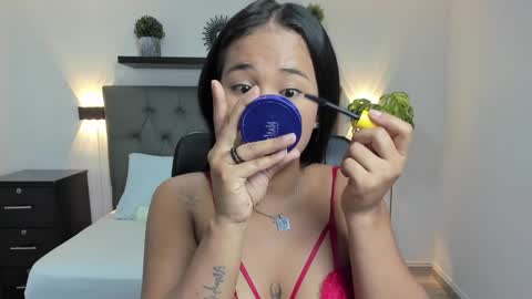 Snapshot of isabella_florez22 chatting on 02-06-25, 12:05 Isabel florez online show from 02-06-25, 12:05