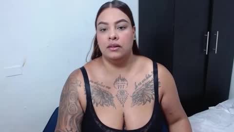 Snapshot of isabella_hots chatting on 02-01-26, 11:31 estefania online show from 02-01-26, 11:31