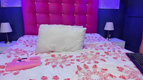 Snapshot of isabella_lovestory chatting on 12-15-25, 08:57 isabella lovestory online show from 12-15-25, 08:57