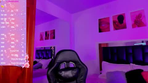 Snapshot of isabella_moon9 chatting on 02-24-26, 12:14 Isabella Moon9 online show from 02-24-26, 12:14