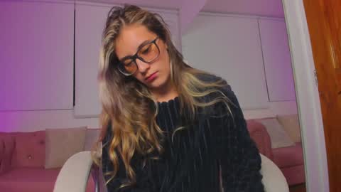 Isabella Rros online show from 12-18-24, 06:53