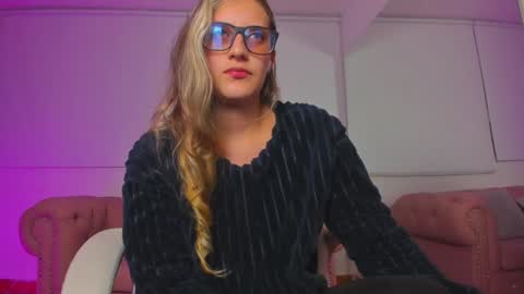 Isabella Rros online show from 12-18-24, 09:58