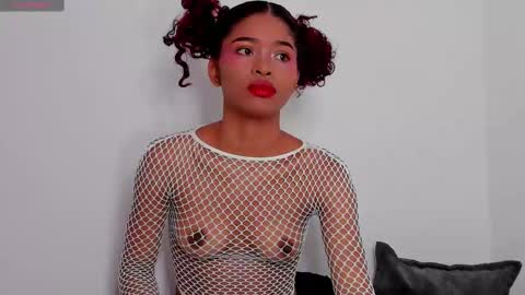 isabella online show from 02-18-25, 01:10