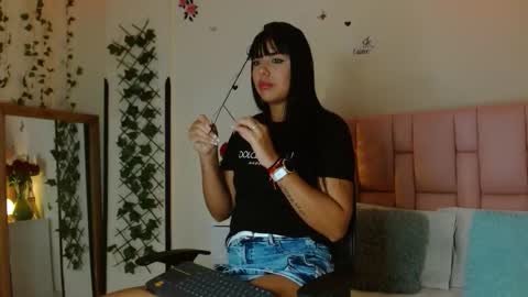 isabella_smithh_ online show from 01-09-26, 02:09