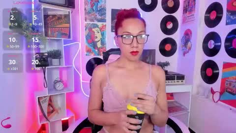 Snapshot of isabella_star_ chatting on 02-14-26, 11:40 Camila online show from 02-14-26, 11:40