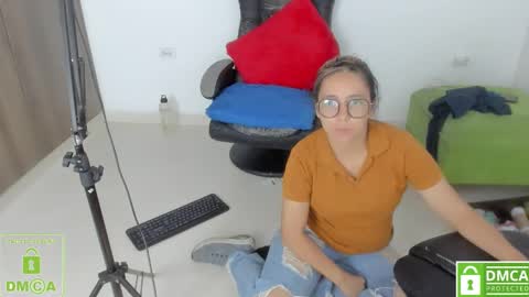 Snapshot of isabella_sweett_ chatting on 12-13-24, 03:38 Isabella online show from 12-13-24, 03:38