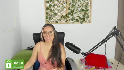 Snapshot of isabella_sweett_ chatting on 01-02-25, 11:49 Isabella online show from 01-02-25, 11:49