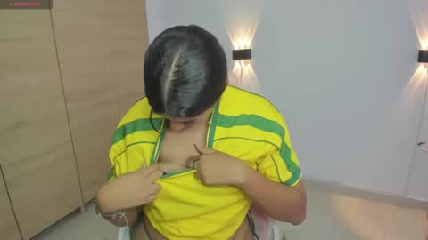 Snapshot of isabella_thomsonp chatting on 09-30-25, 08:58 Isabella Thompson online show from 09-30-25, 08:58