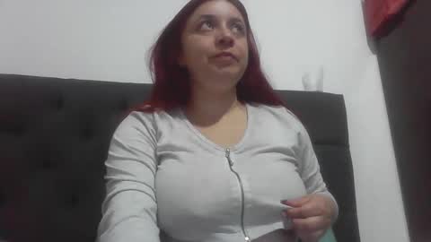 isabellaa_hills_ online show from 10-09-25, 03:21