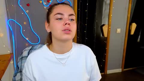 Snapshot of isabellabler chatting on 09-21-25, 05:42 isabellabler online show from 09-21-25, 05:42