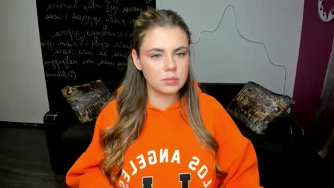 Snapshot of isabellabler chatting on 10-21-25, 11:55 isabellabler online show from 10-21-25, 11:55