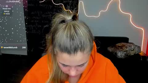 Snapshot of isabellabler chatting on 11-18-25, 06:51 isabellabler online show from 11-18-25, 06:51