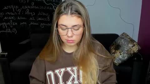 Snapshot of isabellabler chatting on 11-29-25, 07:00 isabellabler online show from 11-29-25, 07:00