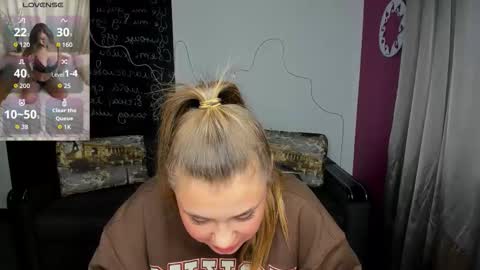 Snapshot of isabellabler chatting on 12-04-25, 12:47 isabellabler online show from 12-04-25, 12:47