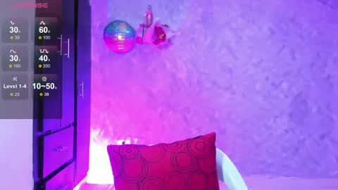 Snapshot of isabellagh1 chatting on 04-24-26, 06:21 Instagram soybella01 online show from 04-24-26, 06:21