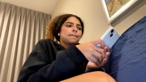 Isabella.. back again  online show from 02-11-25, 01:41