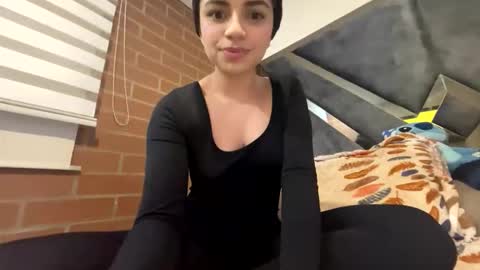 Isabella.. back again  online show from 02-04-26, 01:44