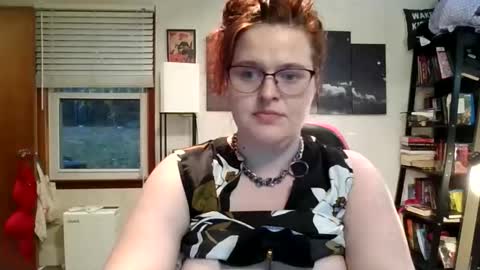 isabellamariedarcy online show from 11-17-25, 10:37
