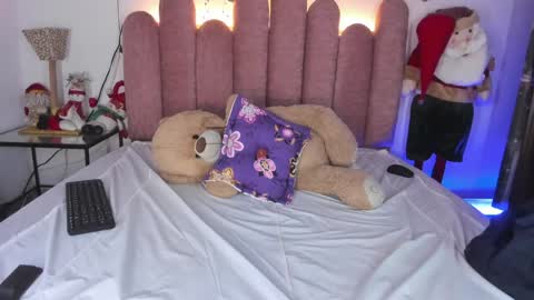 Snapshot of isabellas_smith chatting on 01-03-25, 12:43 Martina IG martissmith01 online show from 01-03-25, 12:43