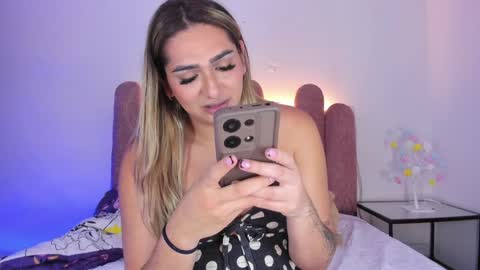 Snapshot of isabellas_smith chatting on 01-23-25, 11:15 Martina IG martissmith01 online show from 01-23-25, 11:15