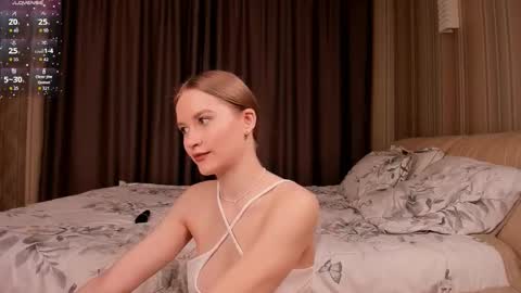 Bella online show from 09-23-25, 04:04