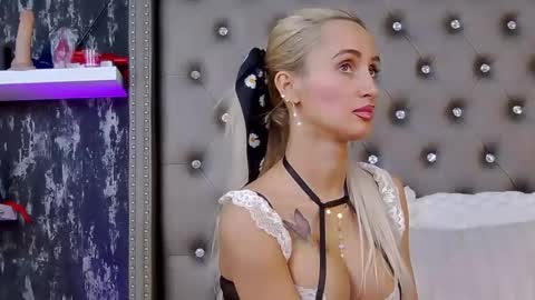 Snapshot of isabelleethan chatting on 02-22-25, 02:39 IsabelleEthan online show from 02-22-25, 02:39