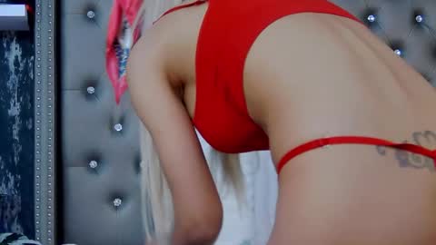 Snapshot of isabelleethan chatting on 02-24-25, 03:02 IsabelleEthan online show from 02-24-25, 03:02