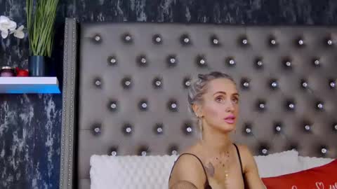 Snapshot of isabelleethan chatting on 03-09-25, 02:29 IsabelleEthan online show from 03-09-25, 02:29