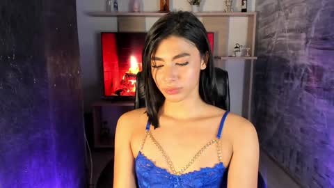 Snapshot of isabellefoxx chatting on 01-25-25, 04:56 Isa online show from 01-25-25, 04:56