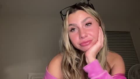 isabellekinsley online show from 12-10-24, 03:52