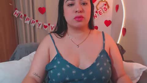 Snapshot of isabum_ chatting on 02-14-26, 11:18 Isa online show from 02-14-26, 11:18