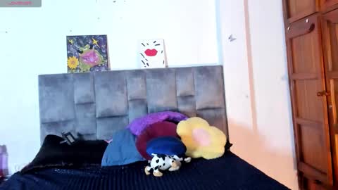 Isabela  online show from 11-06-25, 02:45