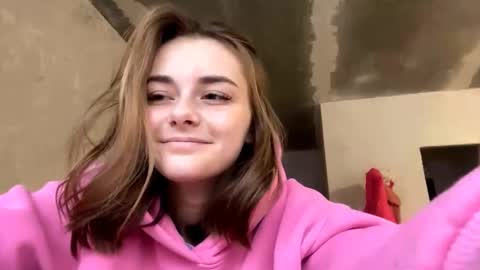 Snapshot of isauratorkelson chatting on 11-12-25, 06:14 Issa online show from 11-12-25, 06:14