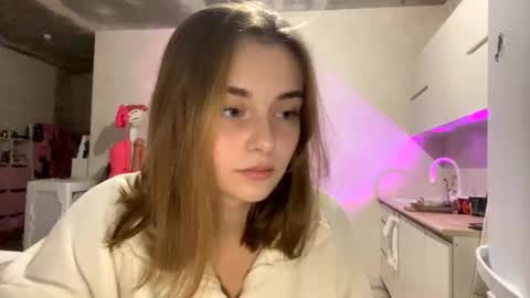 Snapshot of isauratorkelson chatting on 11-18-25, 08:13 Issa online show from 11-18-25, 08:13