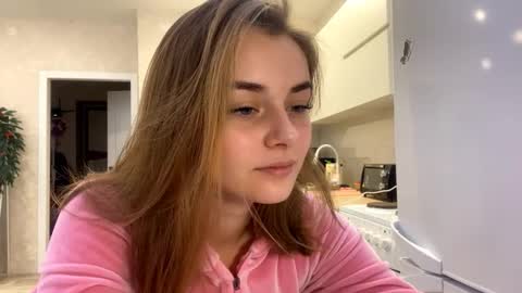 Snapshot of isauratorkelson chatting on 12-17-25, 05:13 Issa online show from 12-17-25, 05:13