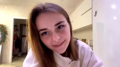 Snapshot of isauratorkelson chatting on 12-20-25, 04:19 Issa online show from 12-20-25, 04:19