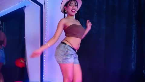 isis_valen online show from 12-17-25, 12:22