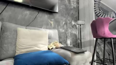 Snapshot of isisblakee chatting on 09-23-25, 01:36 Isis online show from 09-23-25, 01:36