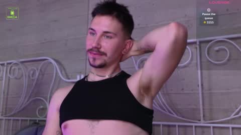 Snapshot of iskellaevans chatting on 11-15-25, 03:52 Iskella online show from 11-15-25, 03:52